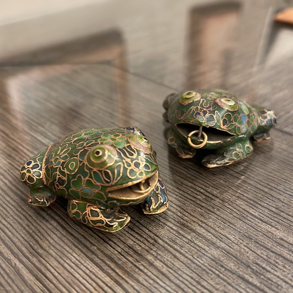 Pair of Vintage Green Cloisonné Frogs - Picture 13 of 16